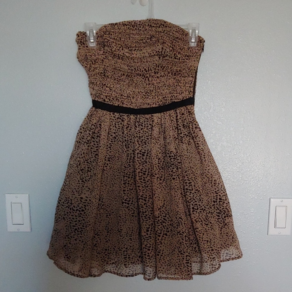 Guess Strapless Dress 👗